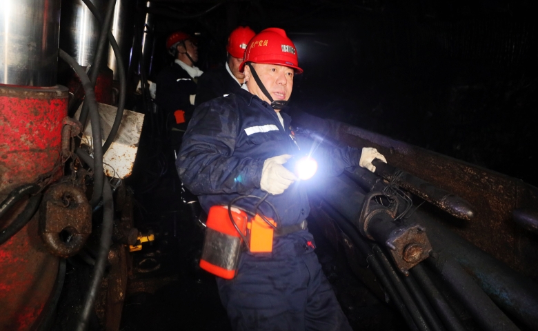 張秉德到峻德礦宣講調研檢查工作